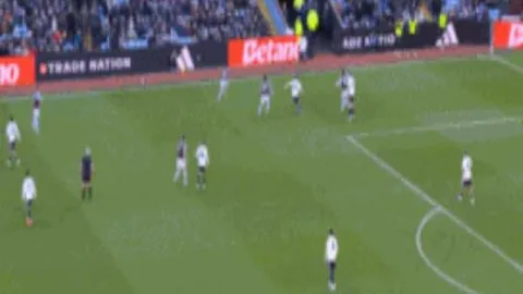 “激战一触即发！阿尔纳泽马迎战实力强劲的哈萨征服，谁将称霸巅峰？”